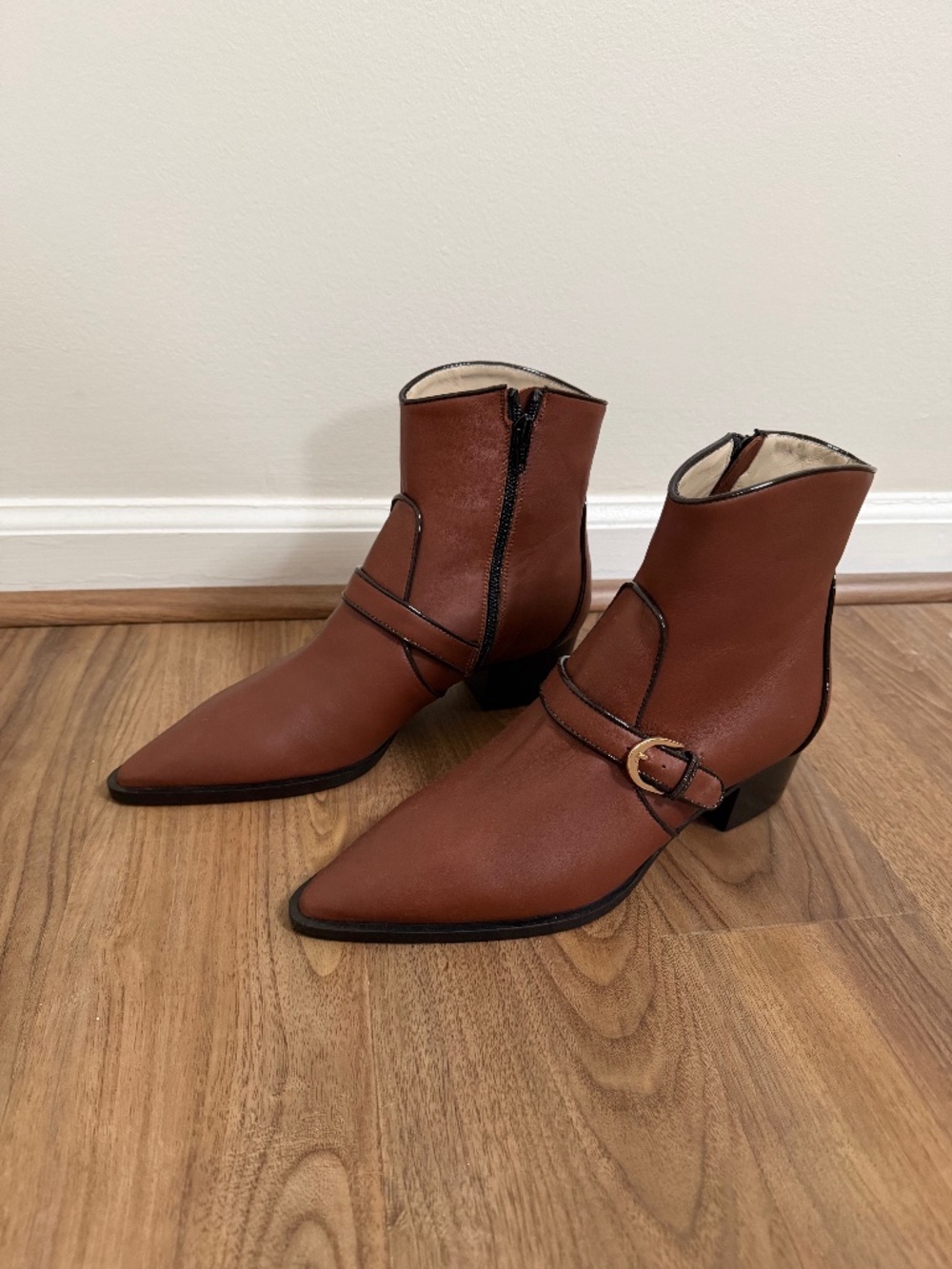 AMALFI BY RANGONI Plotina Pointed Toe Bootie in Brown Size 8